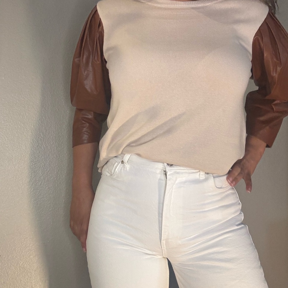 Sweater with brown leather sleeves